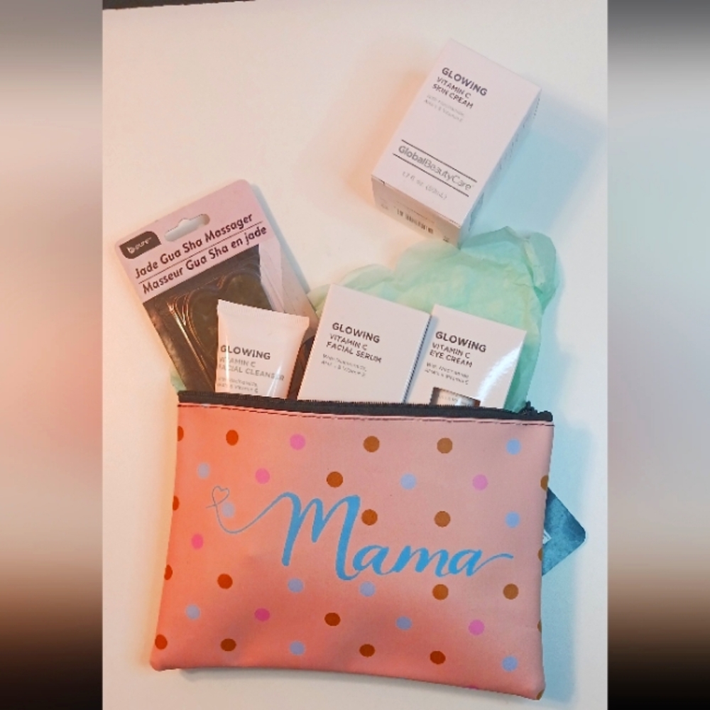 Global Beauty Care GLOWING gift set